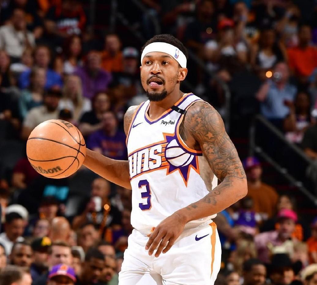 关于洛杉矶快船训练开放日，加时末段战术微调引欢呼，NBA常规赛在即，临场指挥获称赞的信息